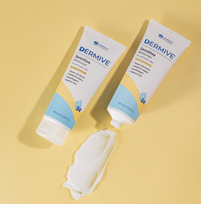 Jenpharm Dermive Moisturizer Sensitive For Normal To Dry 100ml jar close up