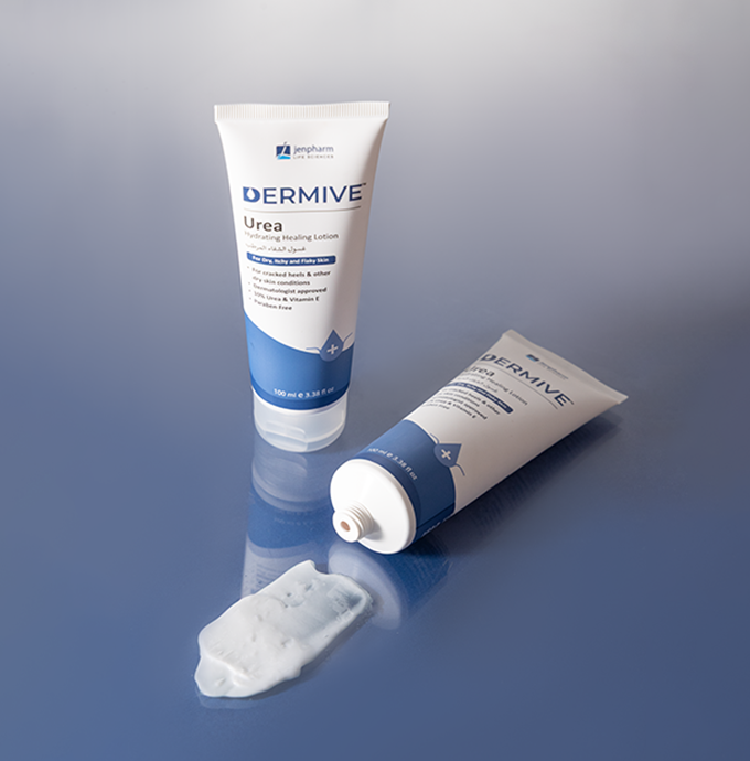Jenpharm Dermive Urea Hydrating Healing Lotion 100Ml jar close up