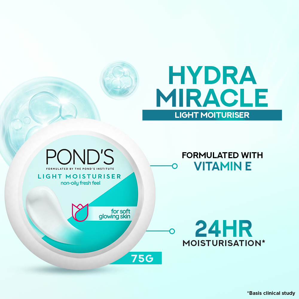 POND's - Light Moisturiser Cream - 75ml jar close up