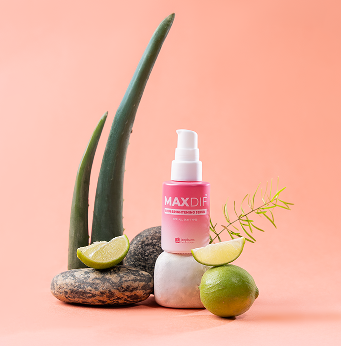 Jenpharm Maxdif Brightening Serum 30Ml texture gel cream