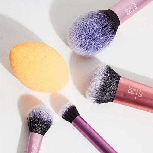 Real Techniques Everyday Essentials Brushes And Sponge Set